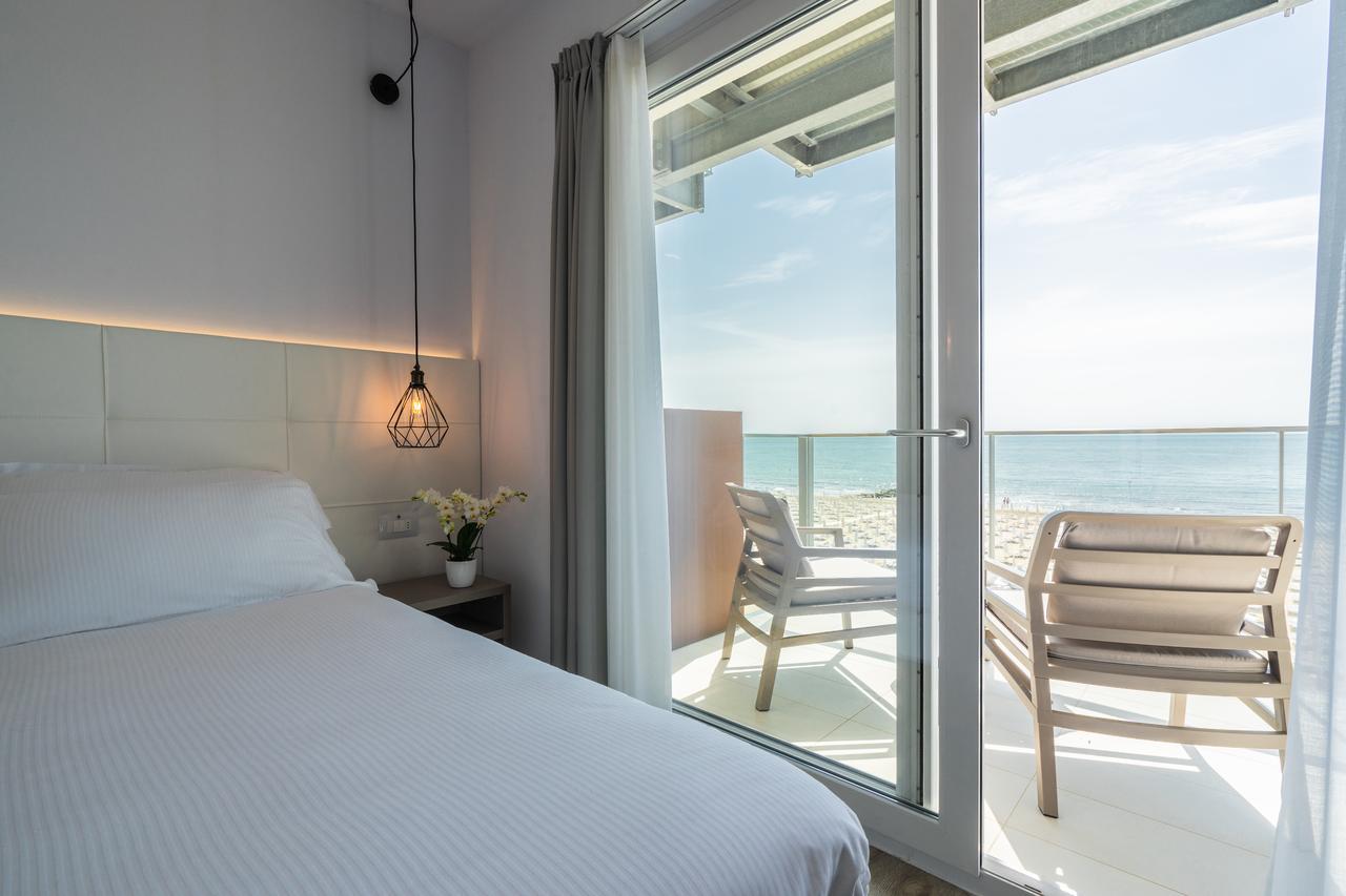 Deluxe Double or Twin Room Sea View